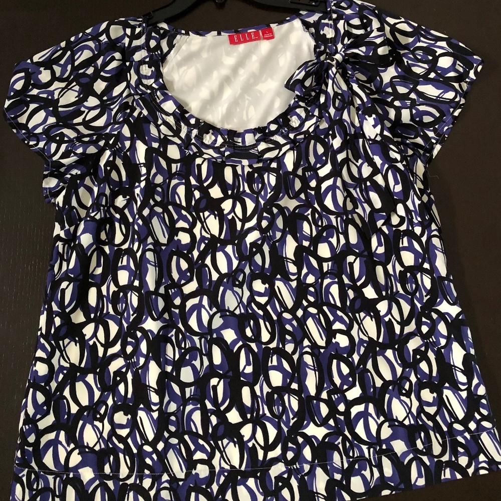 Women's Top by Elle,  pleated neckline with bow, L, EUC